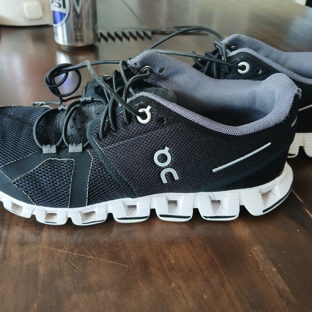 On Running Dual-Tone Athletic Shoes
